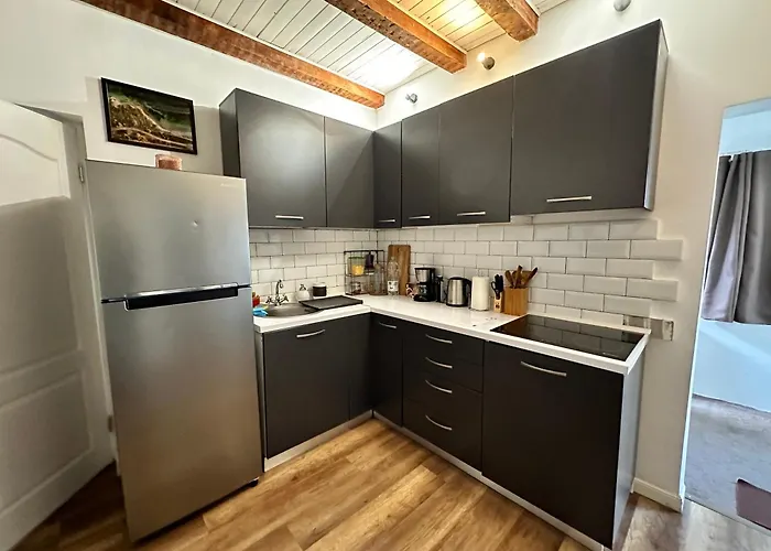 Interbelic House With Courtyard And Terrace וילה *