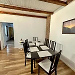 Interbelic House With Courtyard And Terrace וילה *