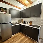 Interbelic House With Courtyard And Terrace וילה *