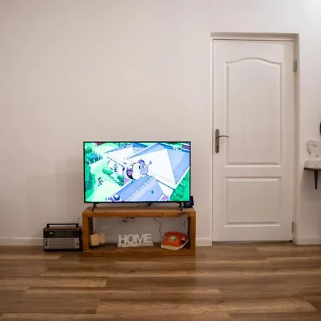 Interbelic House With Courtyard And Terrace Вилла *